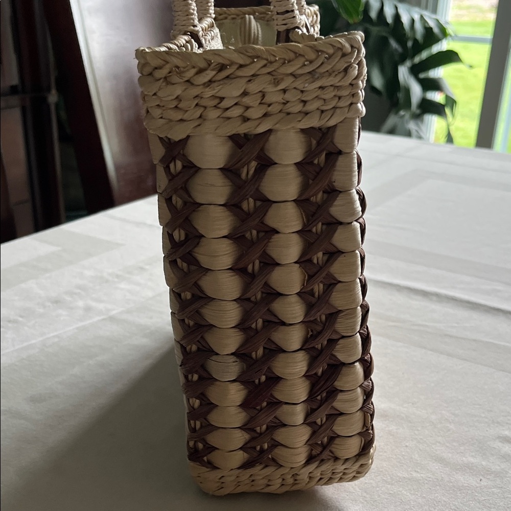 Chic Woven Tote Bag - Tan and Cream - Picture 4 of 8